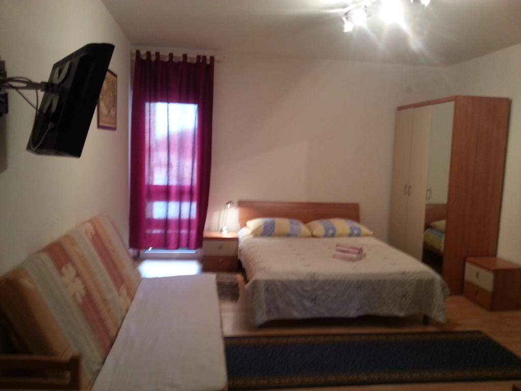 Apartment Studio Ivica *